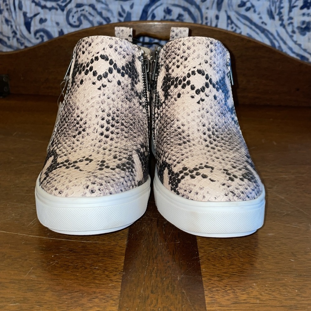 Time & Tru Bootie Sneakers